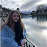 Sono una studentessa universitaria che studia interpretariato e comunicazione a Milano, conosco e sono disponibile a insegnare 3 lingue, inglese, francese e spagnolo