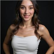 Profesora titulada licenciada en educación infantil con 3 años de experiencia trabajando con más de 30 niños en un salón sola