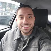 Laureato in fisica impartisce lezioni di matematica e Fisica