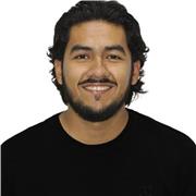 Graduado del colombo americano en ingles y profesional en marketing digital y comunicación estrategica