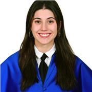 Profesora titulada en Bioquímica, con una sólida formación académica y varios años de experiencia como monitora de niños y jóvenes
