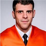 Profesor de apoyo en la rama de economía y general graduado en finanzas y contabilidad por la universidad de Zaragoza