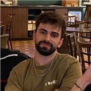 Profesor de filosofía para alumnos de bachillerato