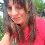 Cantante ,compositore, chitarrista impartisco lezioni di chitarra a bambini dai 8 al 14/15 anni presso il mio studio