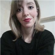 Psicopedagoga brinda apoyo escolar a niños y niñas de nivel primario