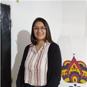 Maestra de educación primaria, con mucha actitud para reforzar los aprendizajes de los niños