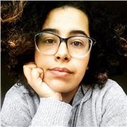 Sou formada em Licenciatura em Ciências Sociais (2017) e Bacharel em Sociologia (2019) pela Universidade de Brasília (UnB). Desde o ensino médio, trabalhava dando aulas particulares, mas em 2017 iniciei meu trabalho no magistério da SEEDF como professora
