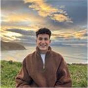 Soy un alumno de Ingeniería Mecánica, estoy formado en la matemática y resolución de problemas