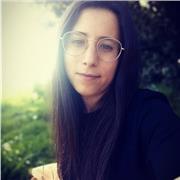 Profesora de inglés dinámica, que imparte clases de inglés para preparar el First Certifícate