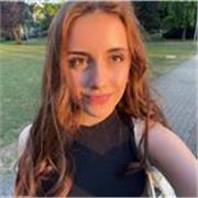 Apoyo escolar para primaria con enfoque en lenguaje. Estudiante de Educación Primaria, cercana y adaptada a cada niño.