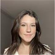 Profesora cercana y profesional, apta para todas las edades y niveles.