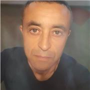 Je viens d'avoir à 51 ans un titre de développeur de logiciel, à la suite d'un titre en tant qu'administrateur réseau. J'ai 11 ans d'expérience en tant que contrôleur de gestion. 
L'offre de professeur en html/css m'intéresse. Je vous contacte donc à se s