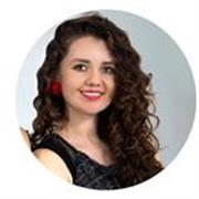 Profesora Diseñadora de Moda y apasionada por enseñar. 