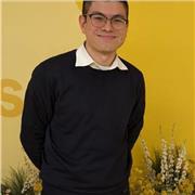 I am a native UK-based English speaker who grew up in Southeast Asia. I'm a fully qualified journalist & editor