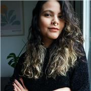 Soy profesional en Estudios Literarios con especialización en Literatura hispanoamericana, y Máster en Edición de la UPF.