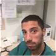 Médico con experiencia de varios años como docente universitario
