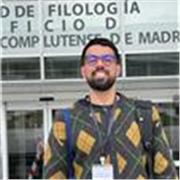 Profesor paciente, dinámico y apasionado por la enseñanza