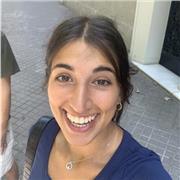 Sono una ragazza di 18 anni che ha terminato il liceo linguistico e frequenta l’università di Malta, quindi frequento online. Ho studiato francese, spagnolo e inglese