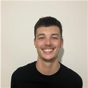 Soy un graduado en Bachillerato con matrícula de honor y quiero dar clases a estudiantes de Primaria y la ESO.
