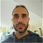 Profesor de matemáticas imparte clases nivel primario y secundario