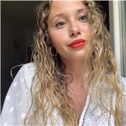 studentessa scienze linguistiche per le relazioni internazionali