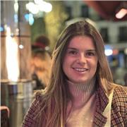 Me defino como una persona estructurada, empatica exigente conmigo misma