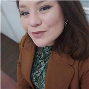 Profesora proactiva con entusiasmo de entregar el máximo de conocimientos hacia sus estudiantes