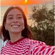 Me considero una persona con pasión por la enseñanza y con facilidad para crear un ambiente de confianza.  Infantil, primaria.