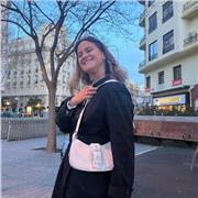 Profesora de refuerzo escolar de primaria. Amable , simpática y cercana.