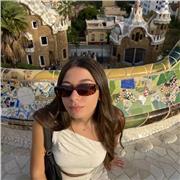 Licenciada en idiomas por el turismo, inglés fluente, inglés por los niños o por los adultos