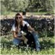 Profesora bilingüe con un año de experiencia como profesora de inglés y teatro para niñas de 7 a 12 años. 