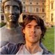 Programmeur expérimenté propose des cours aux élèves au lycée.