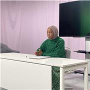 Soy de Senegal. Manejo bien el idioma francés. Estoy 100% adaptada a dar clases particulares de manera online o presencial a cualquier persona dispuesta a aprender este idioma