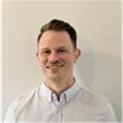 doy clases a todos los niveles que hay. He enseñado a los niños de primaria y adultos que quieren un nivel de C1. 