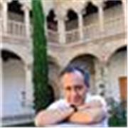 Soy licenciado en Ciencias Económicas en la Universidad de Santiago de Compostela y me gustaría dar apoyo a niños de Educación Pri