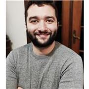 Offro lezioni di giornalismo e scrittura. Sono un giornalista professionista e uno scrittore per diverse case editrici 