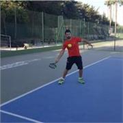 Doy clases de tenis particulares para todas las edades y niveles, dependiendo de lo que necesite cada persona