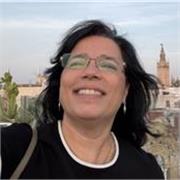 Titulada en Inglés C1, por EOI y Cambridge.  se ofrece para  dar clases. Todos los niveles.