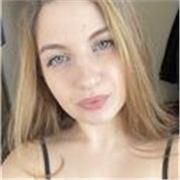 Insegnante di letteratura italiana, ho la maturità classica e sono una studentessa di psicologia