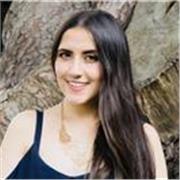 Profesora de Español con metodología creativa adaptada al caso de cada estudiante