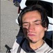 Profesor joven de matematicas para estudiantes de ESO o bachillerato