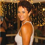 Aiuto compiti specializzata per DSA e ADHD con 10 anni di esperienza. Insegnante di italiano per stranieri con specializzazione