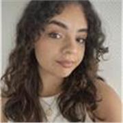 Léïa, étudiante en Histoire de l’Art passionnée d’Anglais. Prête à vous suivre dans votre apprentissage de la langue anglaise !