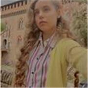 Studentessa universitaria offre lezioni a domicilio a ragazzi dei istituti scolastici primari, secondari e superiori; in particolare di matematica, ma anche di fisica e chimica. Almeno due volte alla settimana