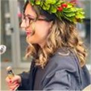Laureata in chimica con 110 e lode impartisce lezioni di chimica e matematica agli studenti di scuola ed università.