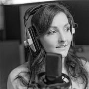 I work with arts practitioners on creativity and authenticity. I specialise in vocal technique and music performance.