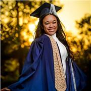 I’m a creative and friendly tutor who makes learning English and French fun and effective.