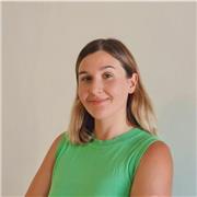 ¡Hola! I'm a passionate Spanish profesora for everyone!