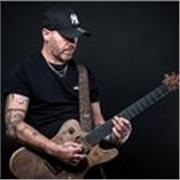 Jouez vos morceaux préférés sans vous déplacer. Dans un univers pop-rock, j'accompagne en les guitaristes dans leur progression