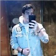 Me defino como un chico que actualmente está estudiando informática e ingeniería y que me gustaría enseñar a niños de primaria.